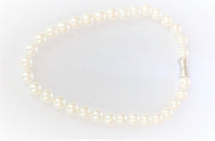 Mother of Pearl Magnetic Necklace