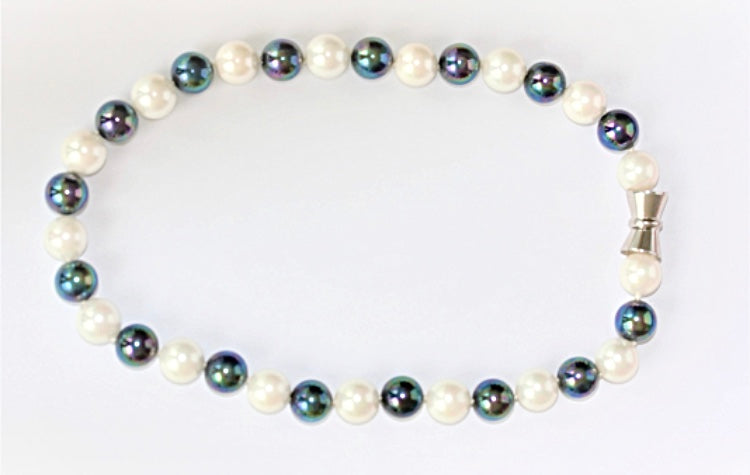 Black and White Mother of Pearl Magnetic Necklace