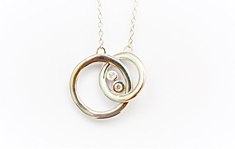 Interlinked Silver Circles and "Diamonds" Necklace